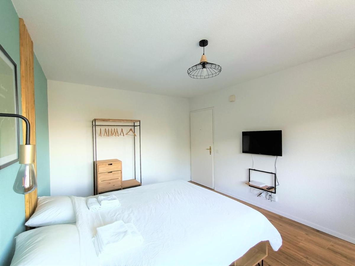 Studio lumineux bien placé en ville de Sion Extérieur photo